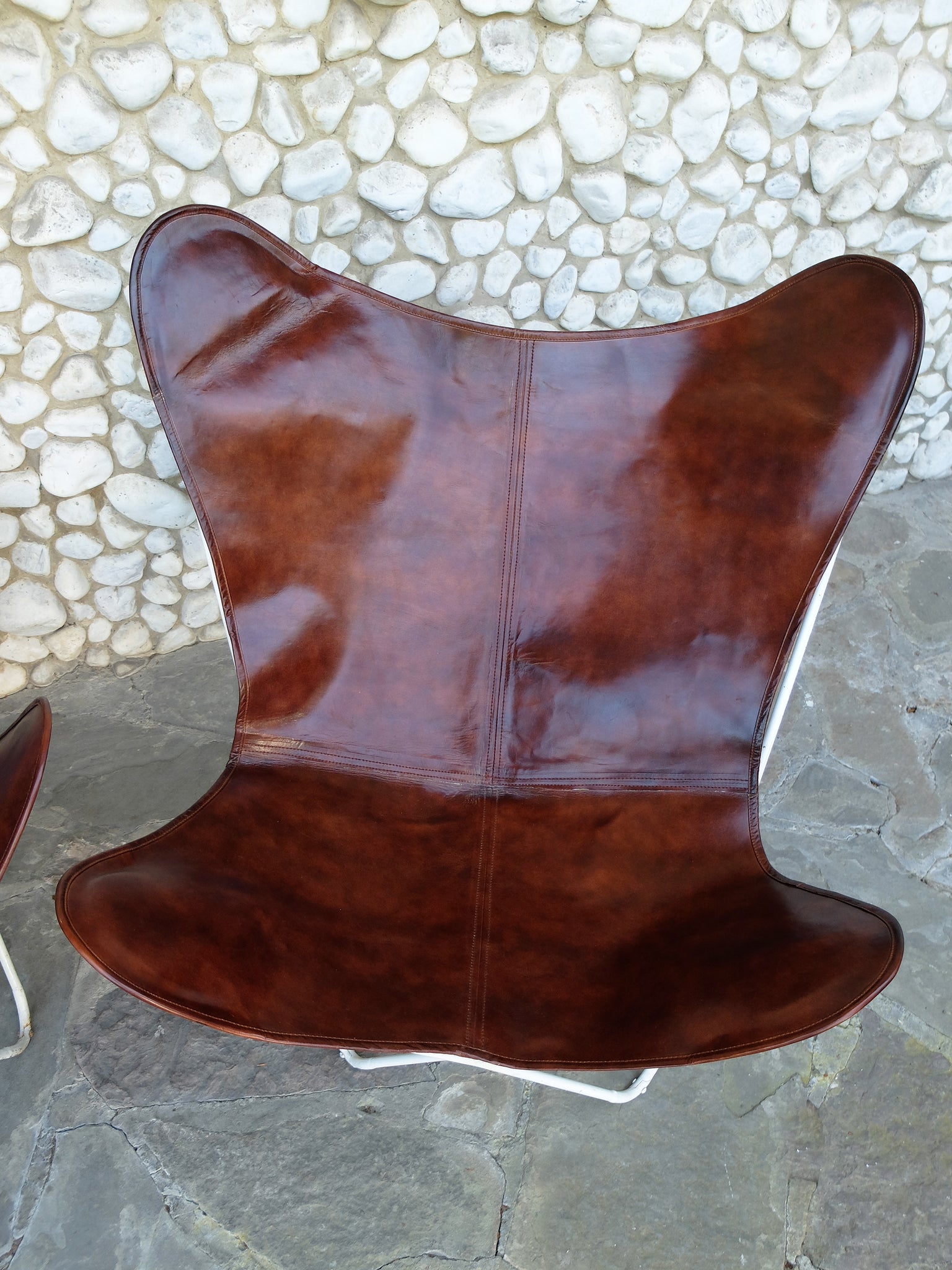 Pair vintage butterfly chairs by Jorge Ferrari Hardoy, disassembly possible, new covers