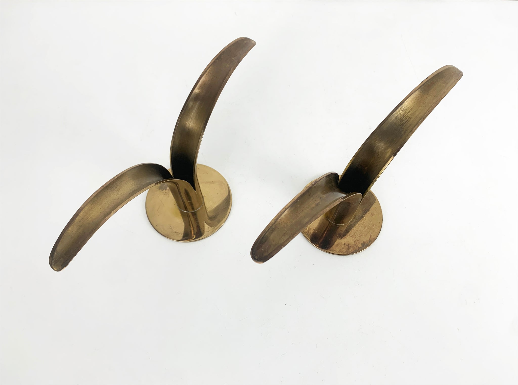 Pair Art Deco Lily Candlesticks in Brass by Ivar Ålenius Björk, Ystad-Metall Sweden
