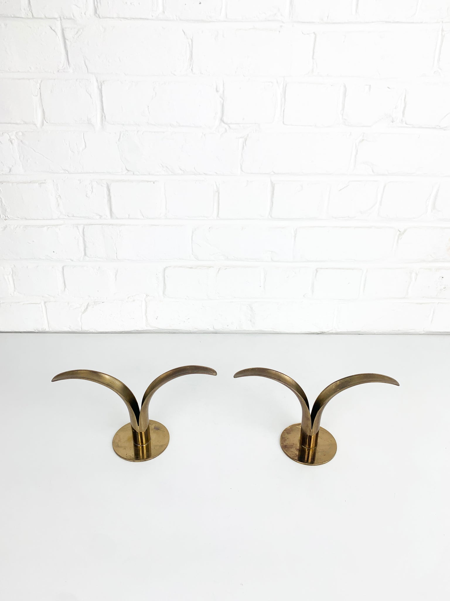 Pair Art Deco Lily Candlesticks in Brass by Ivar Ålenius Björk, Ystad-Metall Sweden