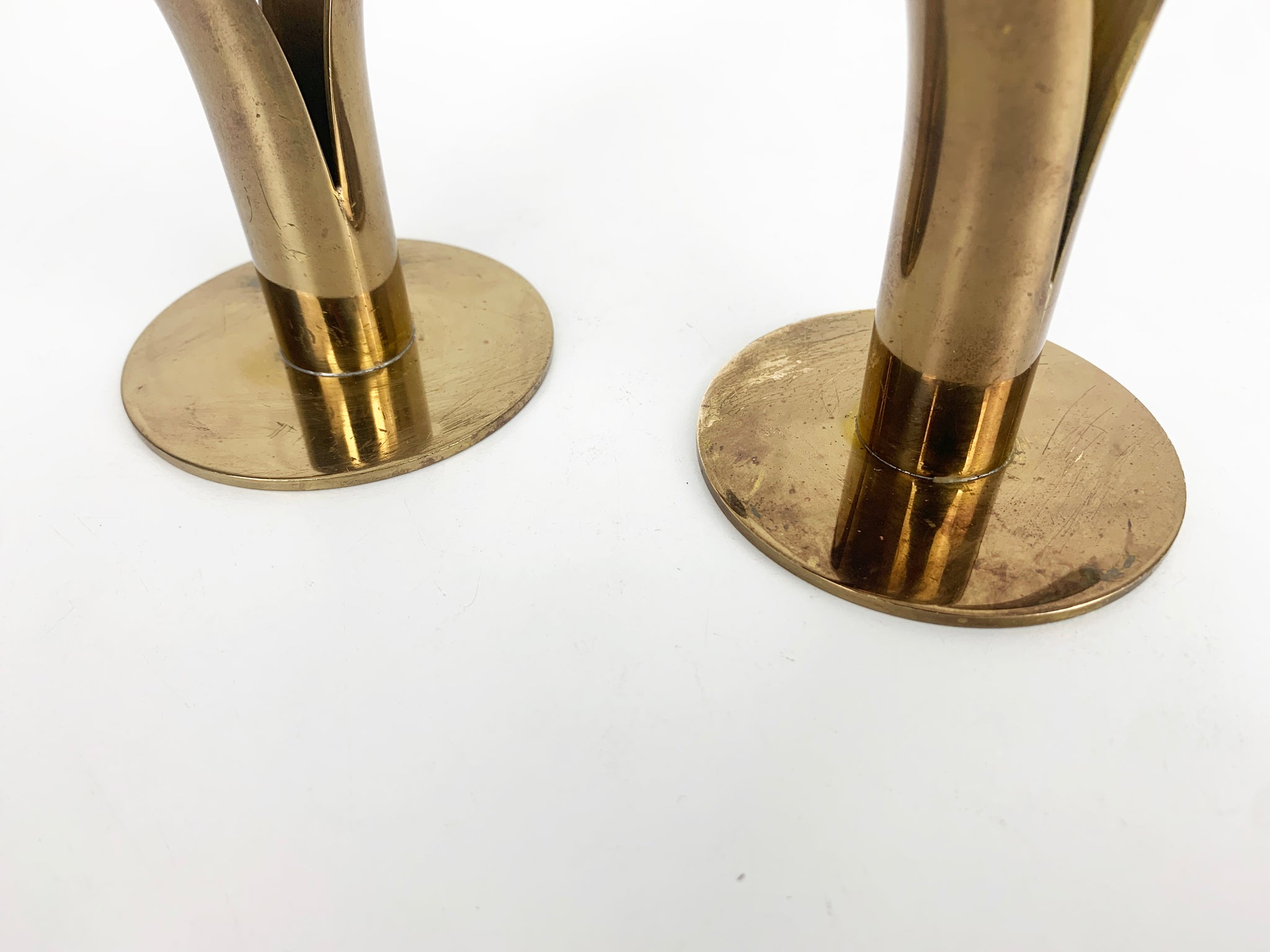 Pair Art Deco Lily Candlesticks in Brass by Ivar Ålenius Björk, Ystad-Metall Sweden