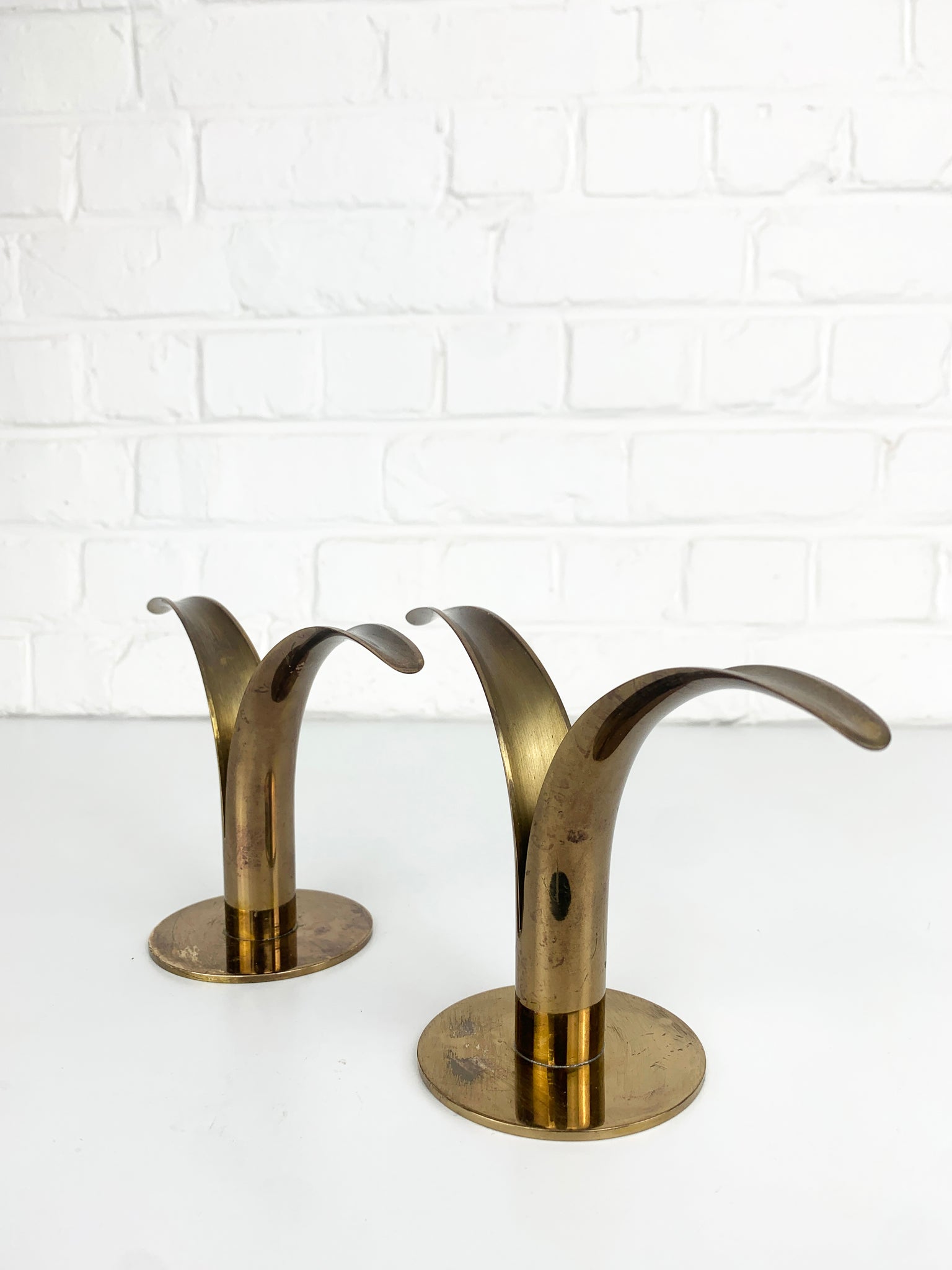 Pair Art Deco Lily Candlesticks in Brass by Ivar Ålenius Björk, Ystad-Metall Sweden