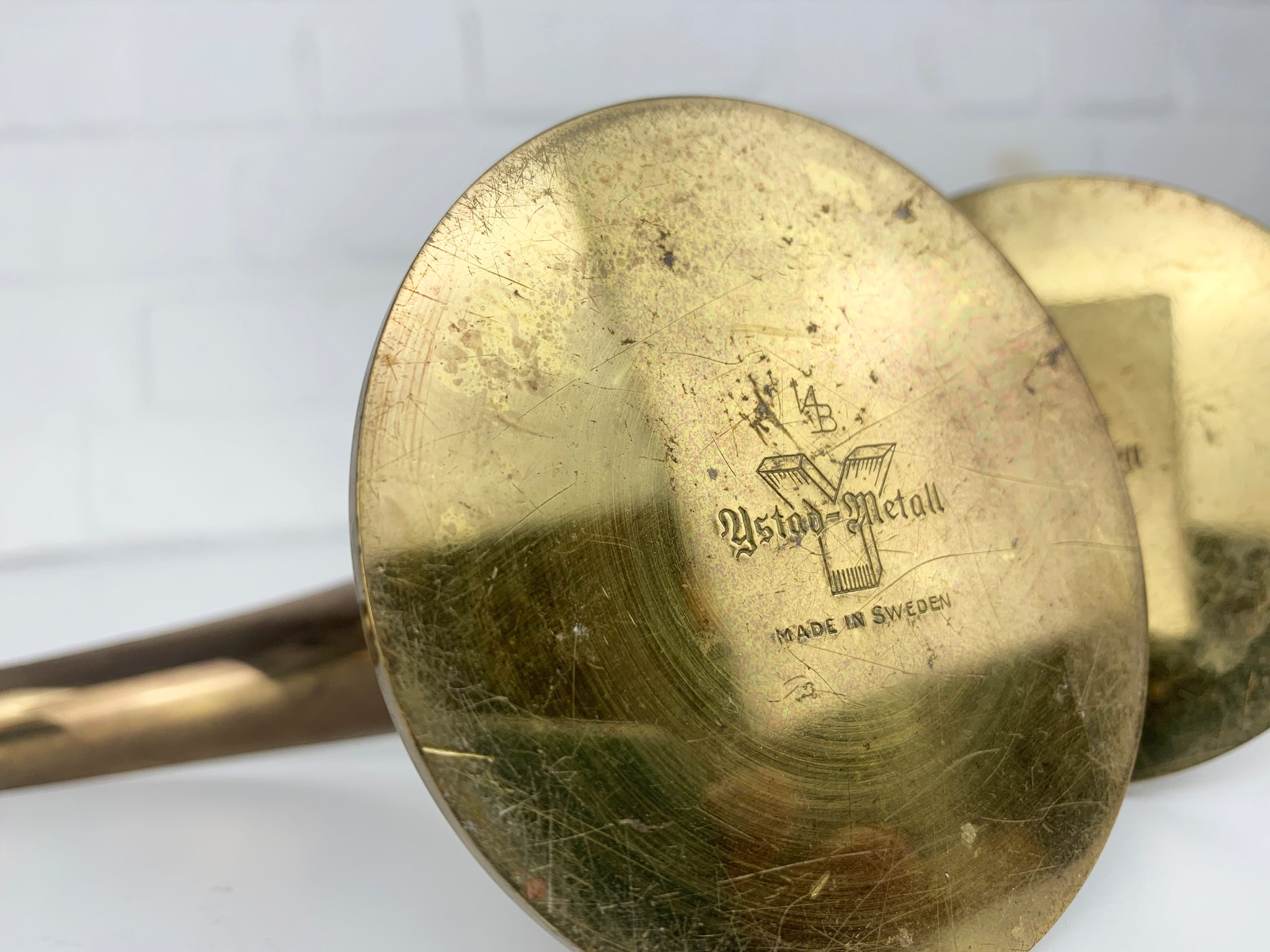 Pair Art Deco Lily Candlesticks in Brass by Ivar Ålenius Björk, Ystad-Metall Sweden