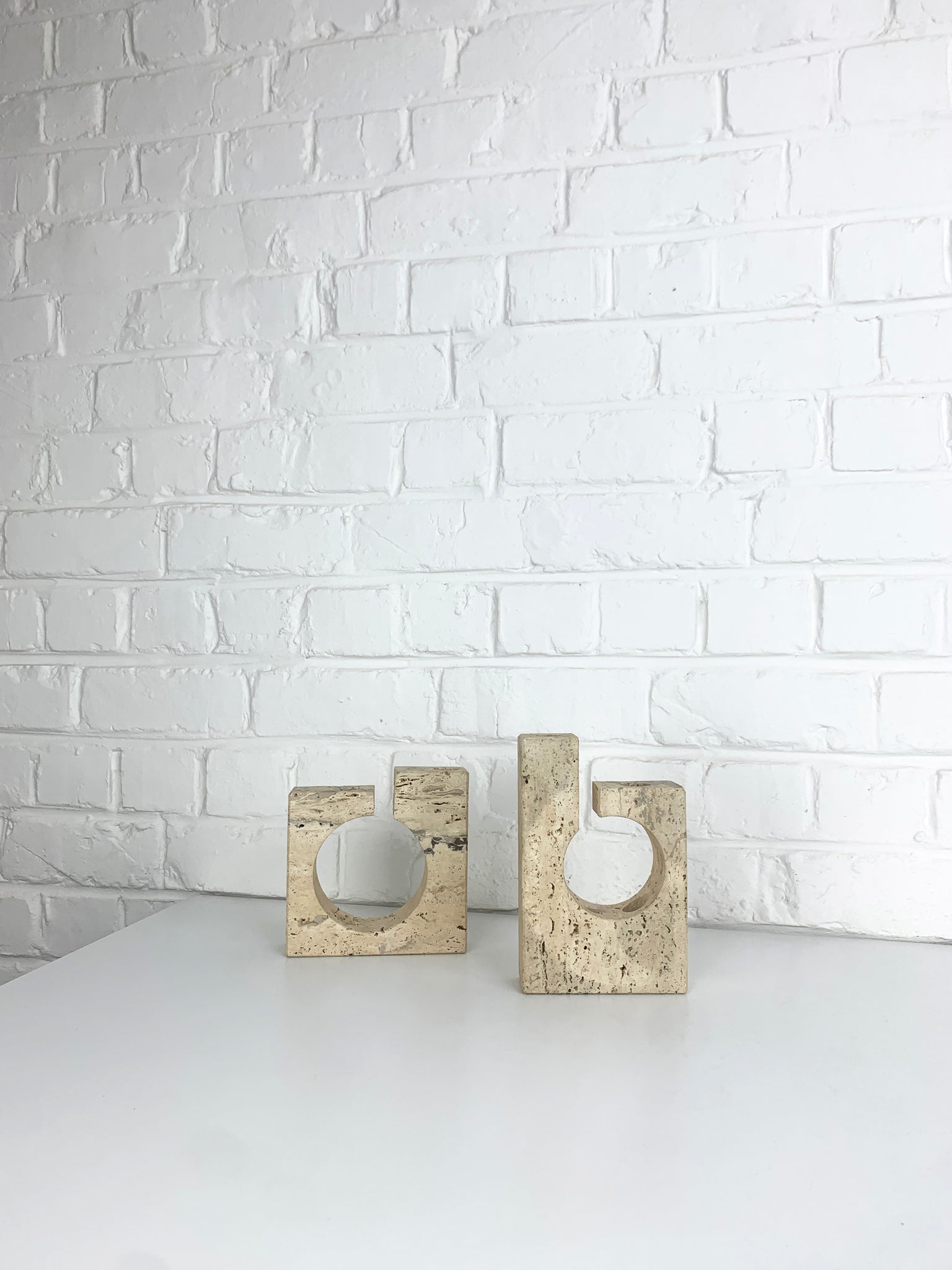 Pair Fratelli Mannelli brutalist candle holders in Travertine, 1970s