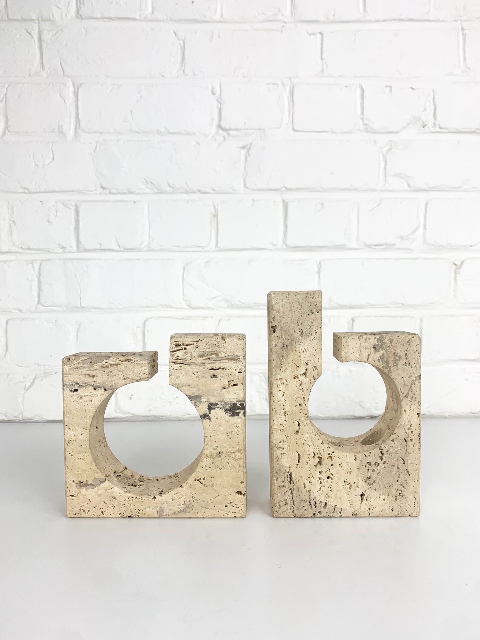 Pair Fratelli Mannelli brutalist candle holders in Travertine, 1970s