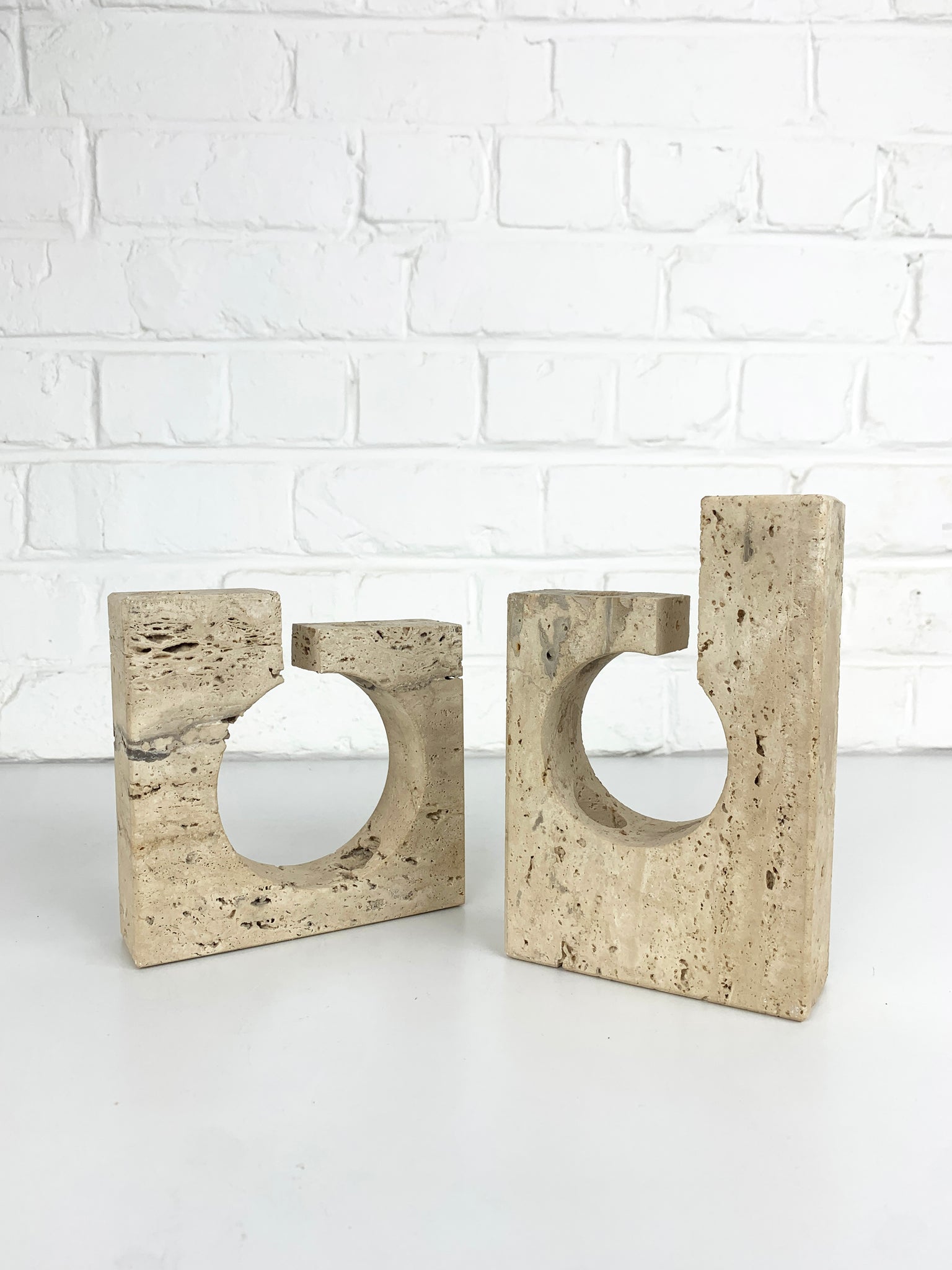 Pair Fratelli Mannelli brutalist candle holders in Travertine, 1970s