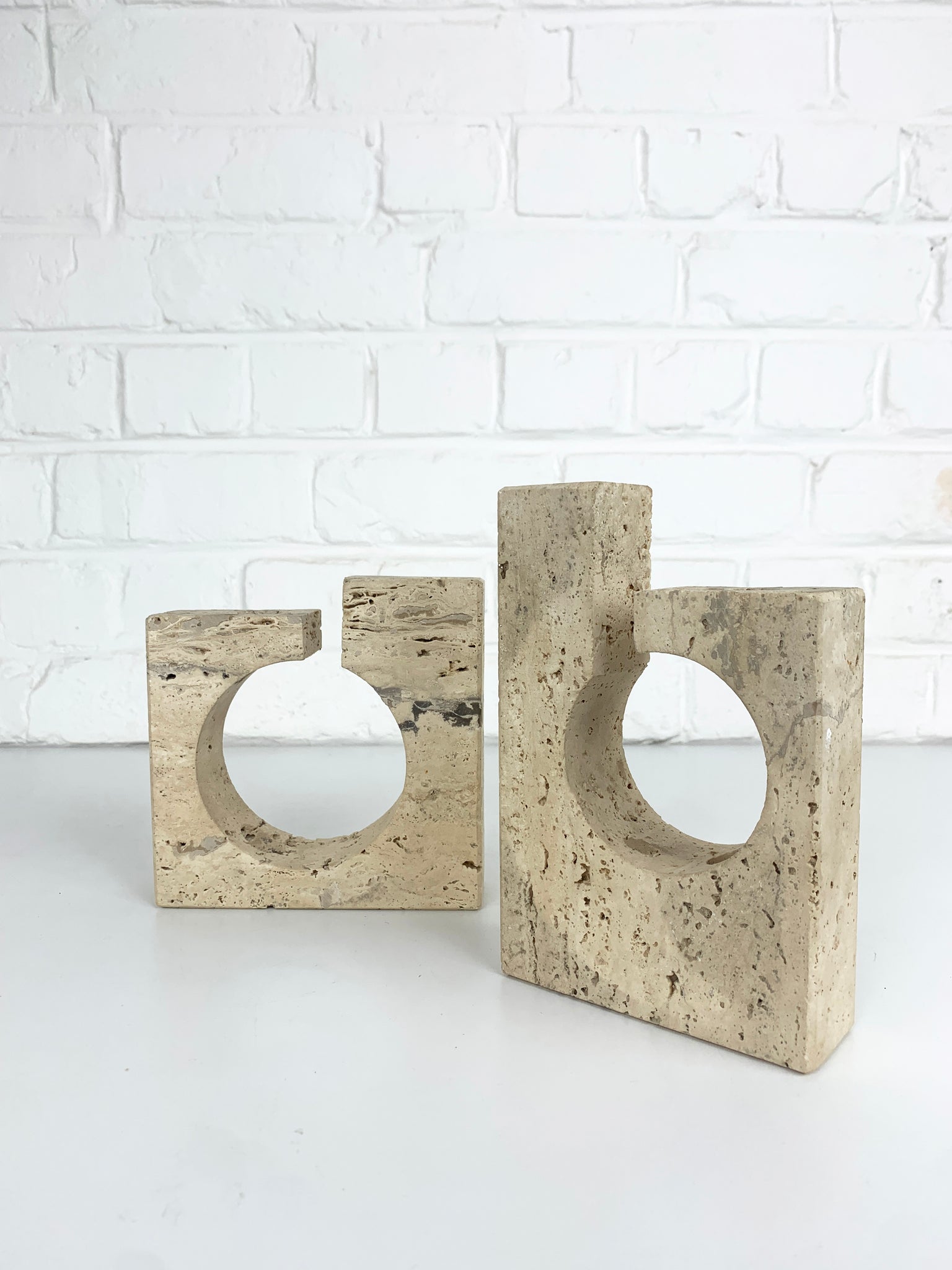 Pair Fratelli Mannelli brutalist candle holders in Travertine, 1970s
