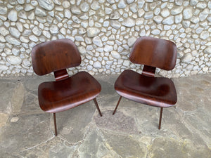 Pair LCW Lounge Chairs Wood Walnut, Charles & Ray Eames Evans / Herman Miller 1948-49