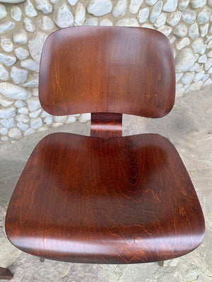 Pair LCW Lounge Chairs Wood Walnut, Charles & Ray Eames Evans / Herman Miller 1948-49