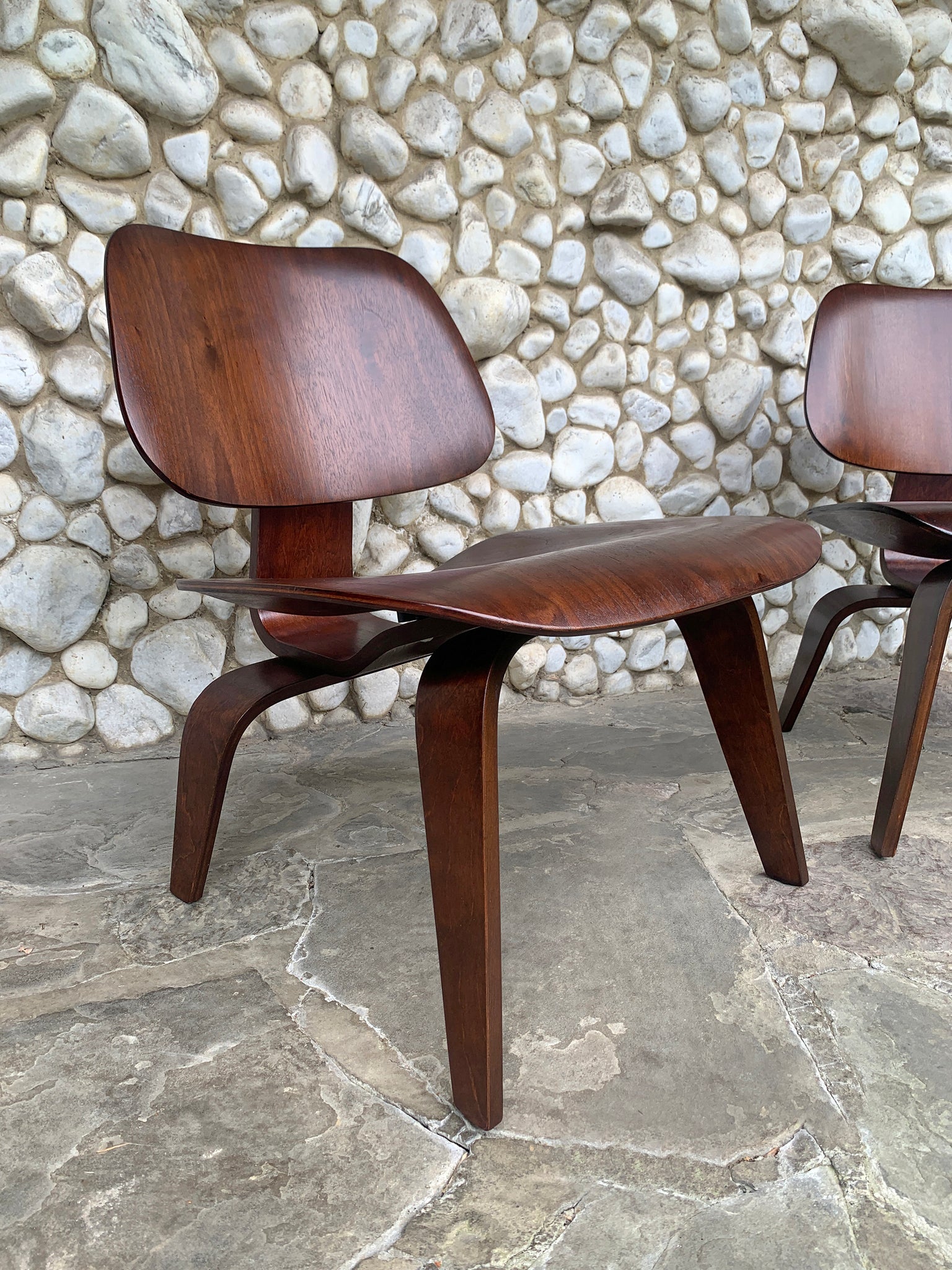Pair LCW Lounge Chairs Wood Walnut, Charles & Ray Eames Evans / Herman Miller 1948-49