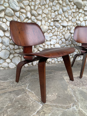 Pair LCW Lounge Chairs Wood Walnut, Charles & Ray Eames Evans / Herman Miller 1948-49
