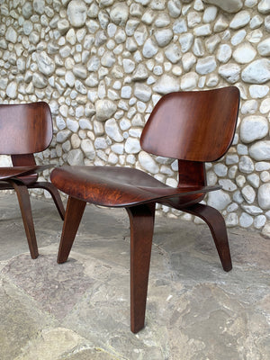 Pair LCW Lounge Chairs Wood Walnut, Charles & Ray Eames Evans / Herman Miller 1948-49