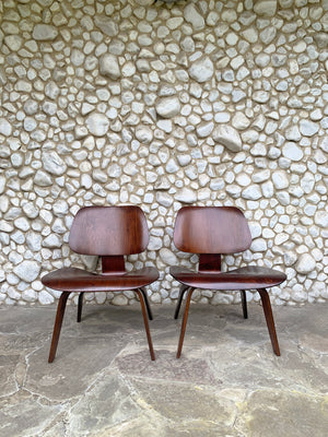 Pair LCW Lounge Chairs Wood Walnut, Charles & Ray Eames Evans / Herman Miller 1948-49