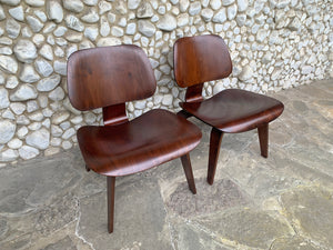 Pair LCW Lounge Chairs Wood Walnut, Charles & Ray Eames Evans / Herman Miller 1948-49