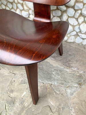 Pair LCW Lounge Chairs Wood Walnut, Charles & Ray Eames Evans / Herman Miller 1948-49