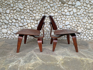 Pair LCW Lounge Chairs Wood Walnut, Charles & Ray Eames Evans / Herman Miller 1948-49