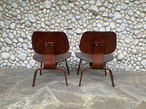 Pair LCW Lounge Chairs Wood Walnut, Charles & Ray Eames Evans / Herman Miller 1948-49