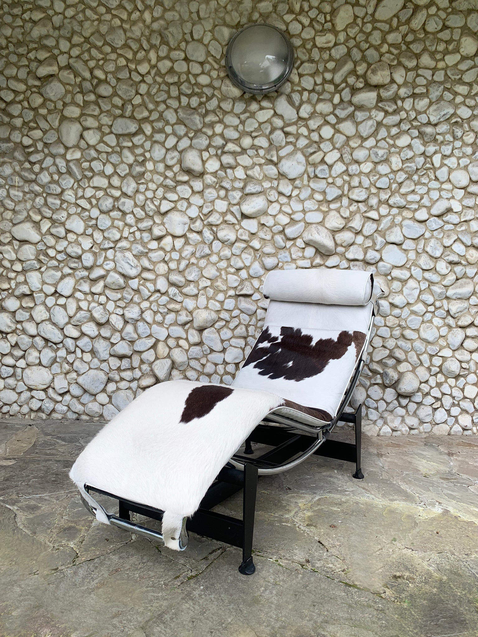 LC4 Chaise Longue by Le Corbusier, Jeanneret & Charlotte Perriand, Cassina, Cowhide, 1980s