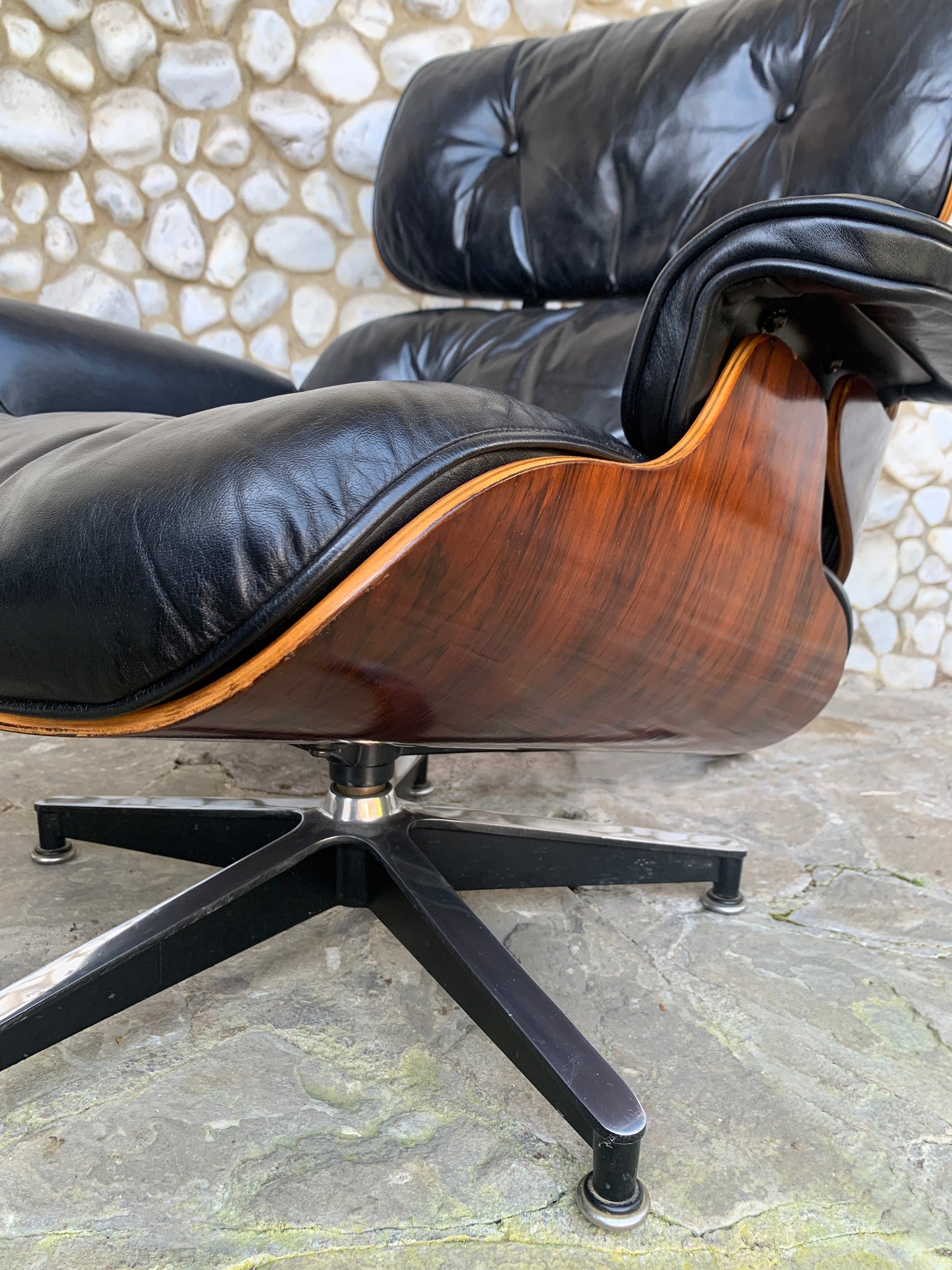 Herman Miller Lounge chair 670 & ottoman 671 Charles & Ray Eames 1960