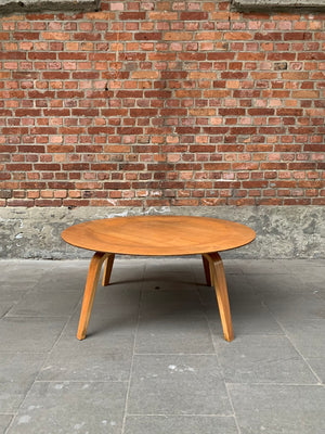 CTW Coffee Table in Ash Plywood, Charles & Ray Eames for Herman Miller / Evans, 1940s