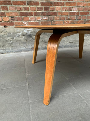 CTW Coffee Table in Ash Plywood, Charles & Ray Eames for Herman Miller / Evans, 1940s