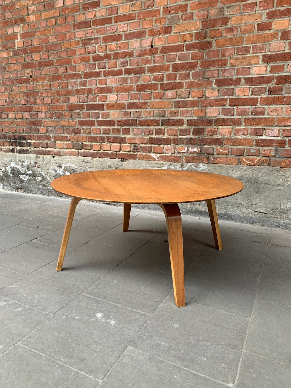 CTW Coffee Table in Ash Plywood, Charles & Ray Eames for Herman Miller / Evans, 1940s