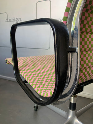Eames EA117 Office Chair, Herman Miller 1960s – New Checker Fabric by Alexander Girard