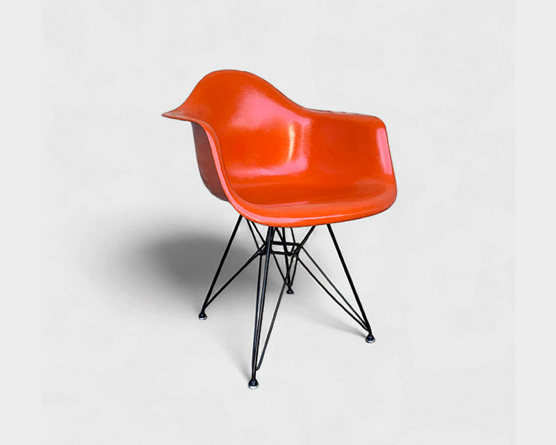 Eames DAR Chair Fiberglass on original Eiffel-base, Herman Miller, 1963