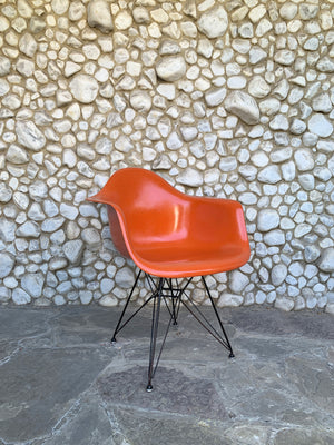 Eames DAR Chair Fiberglass on original Eiffel-base, Herman Miller, 1963
