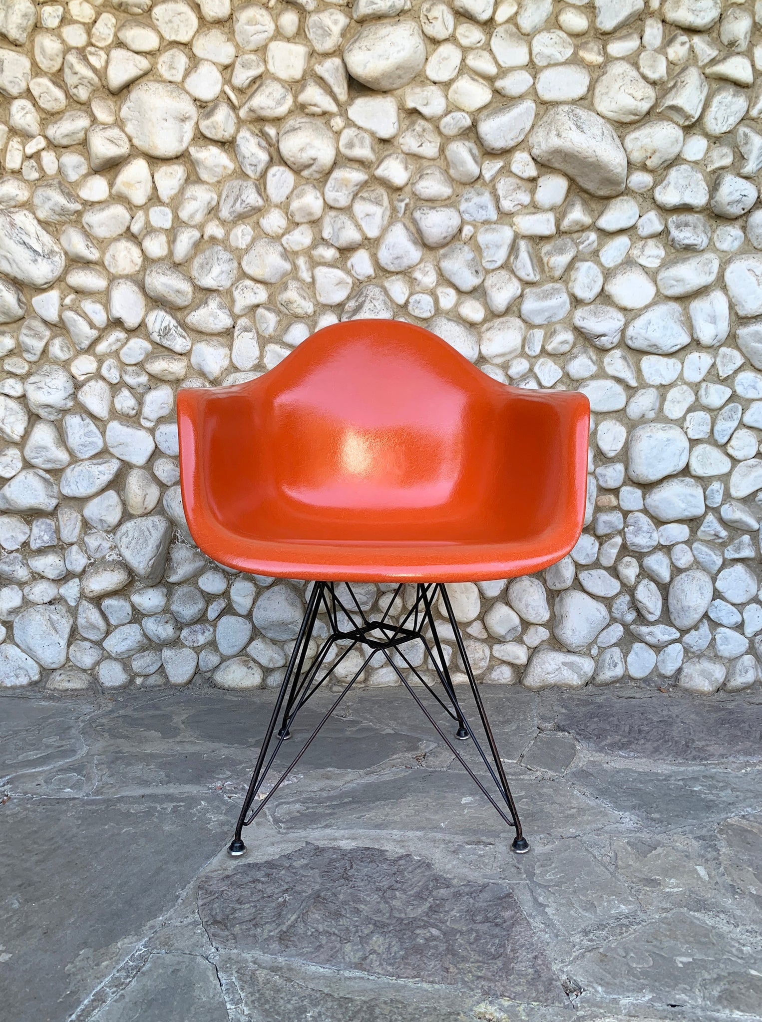 Eames DAR Chair Fiberglass on original Eiffel-base, Herman Miller, 1963