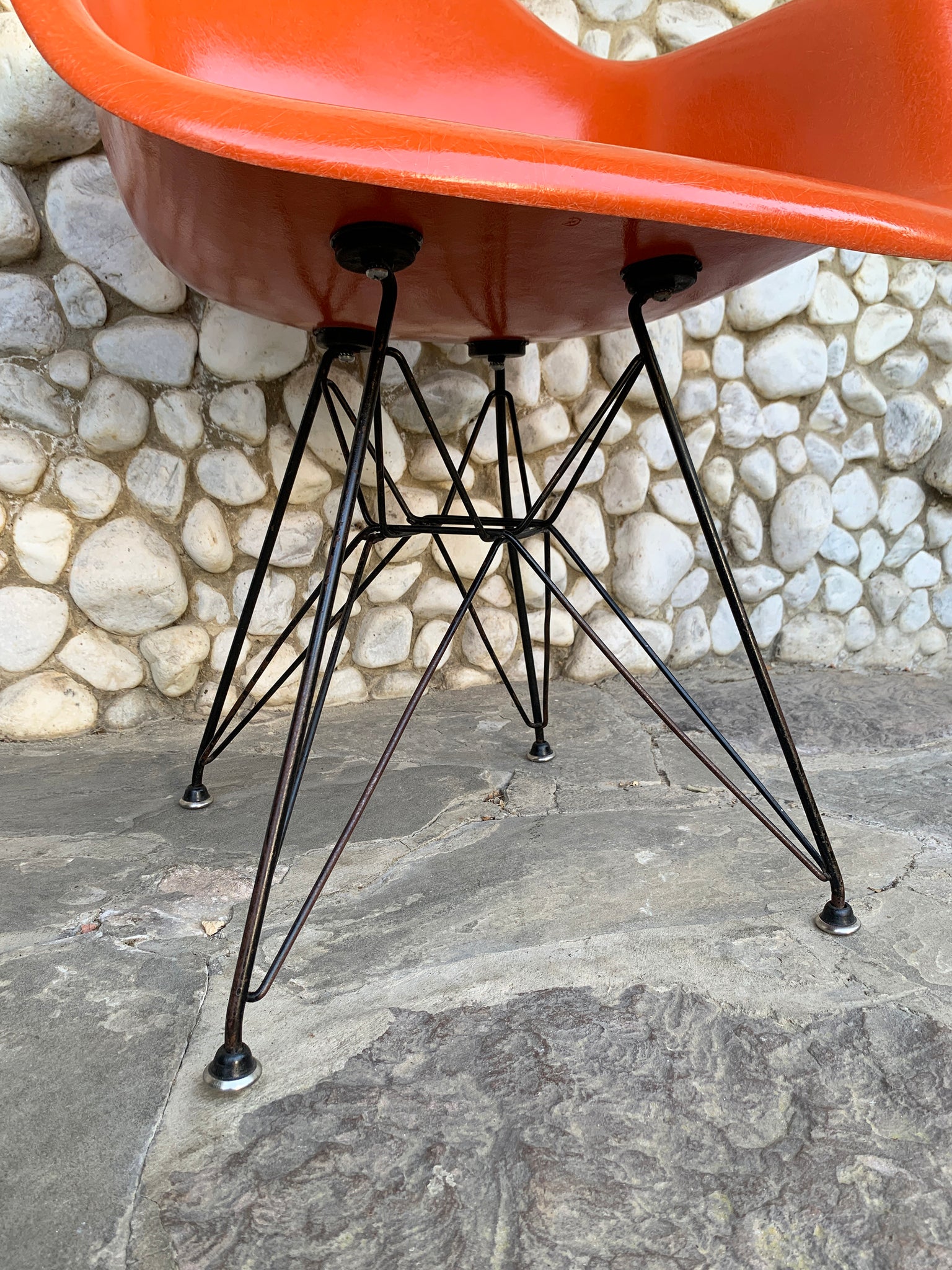 Eames DAR Chair Fiberglass on original Eiffel-base, Herman Miller, 1963