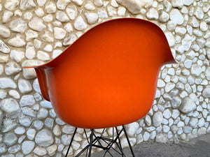 Eames DAR Chair Fiberglass on original Eiffel-base, Herman Miller, 1963