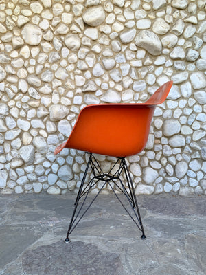 Eames DAR Chair Fiberglass on original Eiffel-base, Herman Miller, 1963