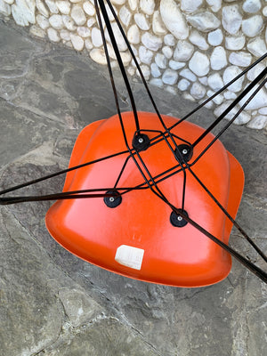 Eames DAR Chair Fiberglass on original Eiffel-base, Herman Miller, 1963
