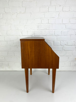 Danish Nightstand in Teak with shelf and drawer, 1960s Mid-Century