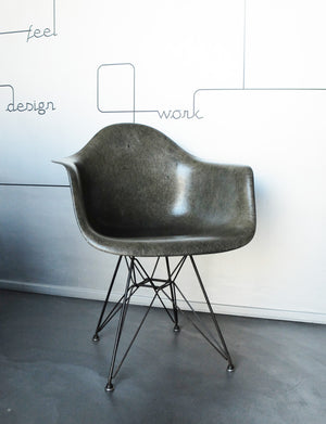 DAR Fiberglass Armchair with Rope-Edge on original Eiffel Base by Charles Eames for Zenith, pre Herman Miller 1950