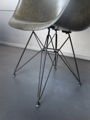 DAR Fiberglass Armchair with Rope-Edge on original Eiffel Base by Charles Eames for Zenith, pre Herman Miller 1950