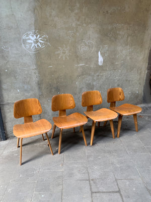 DCW Chairs by Charles & Ray Eames for Evans / Herman Miller Ash, 1940s, Set of 4